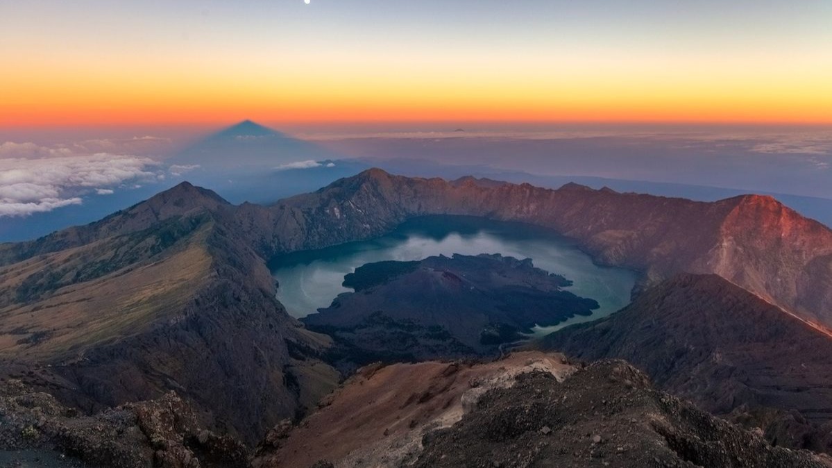 Mounth Rinjani Tracking